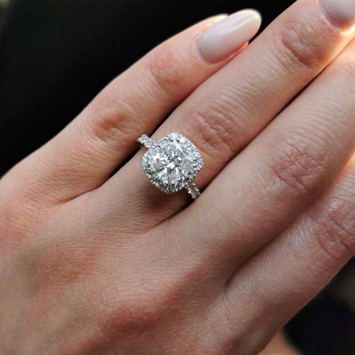 Gorgeous diamond engagement ring in Vancouver