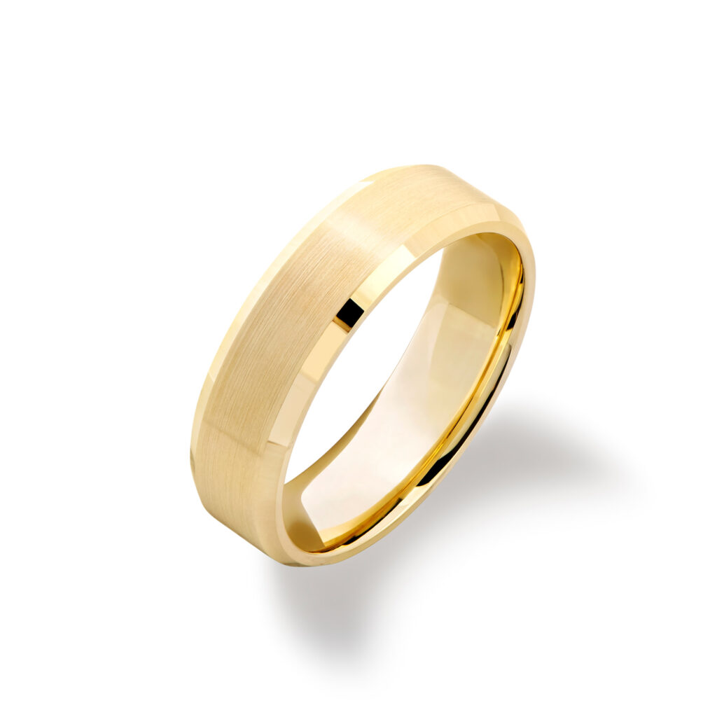 Men's Band in Yellow Gold